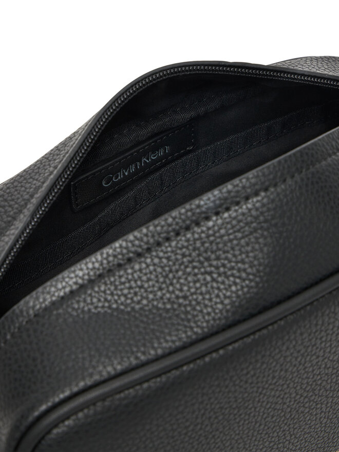 Calvin Klein Τσαντάκι καλλυντικών Calvin Klein Ck Must Washbag/Dopp Kit LV04D1046G Μαύρο