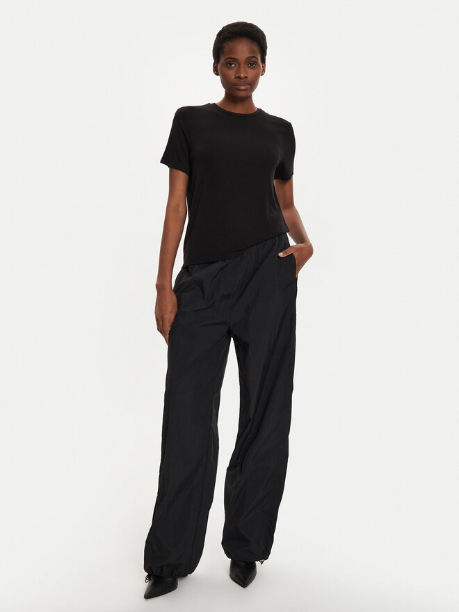 JDY JDY Majica Como 15328940 Črna Regular Fit