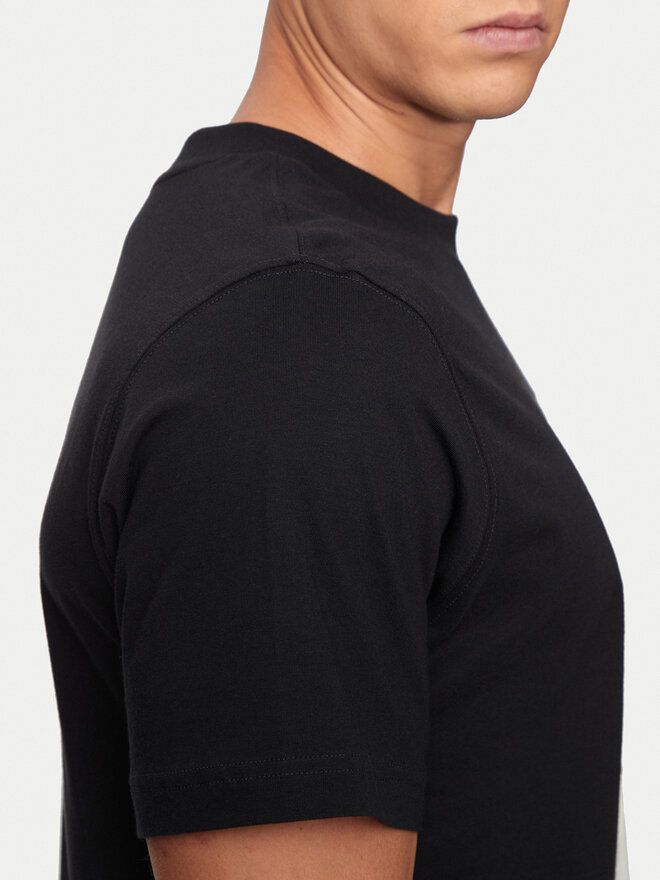 New Balance New Balance Camiseta Poster MT41595 Negro Regular Fit