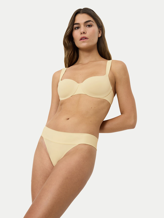 Triumph Triumph Pusiau dengta (balcony bra) liemenėlė Make-Up Illusion 10217849 Geltona