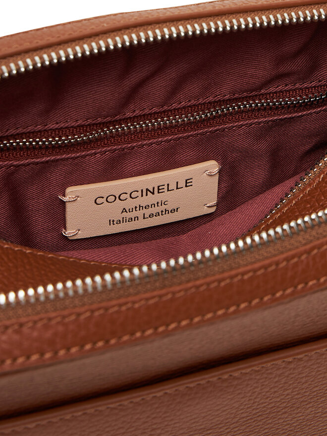 Coccinelle Дамска чанта Coccinelle Nellemyrtha Maxi Log E1 QBB 15 02 01 Кафяв