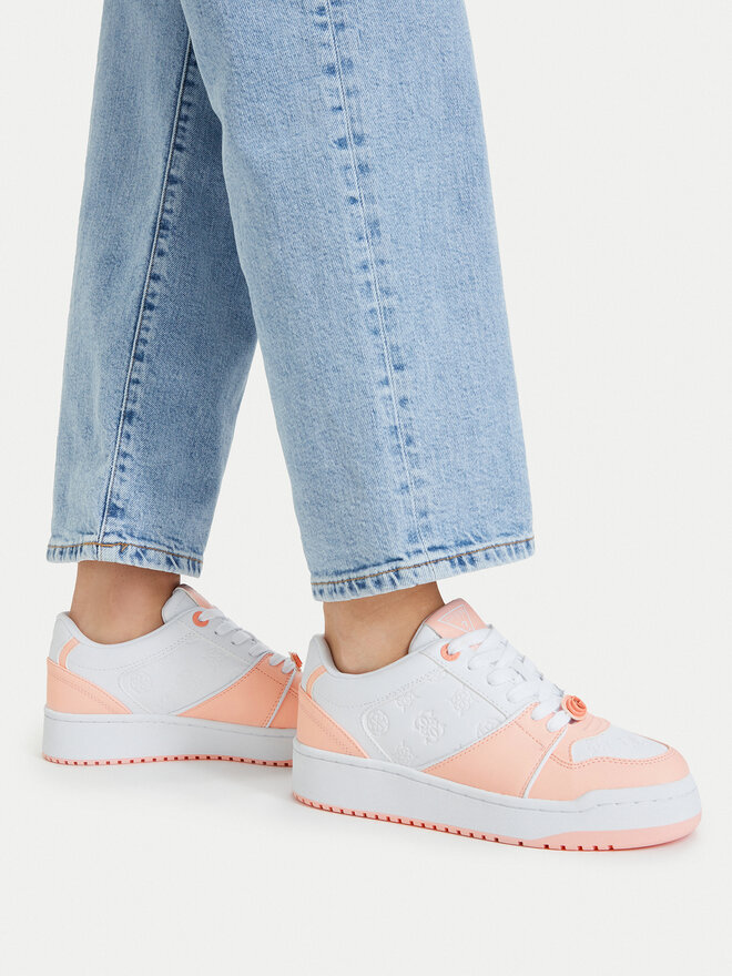 Guess Sneakers Guess FLPMAY FAL12 Rosa