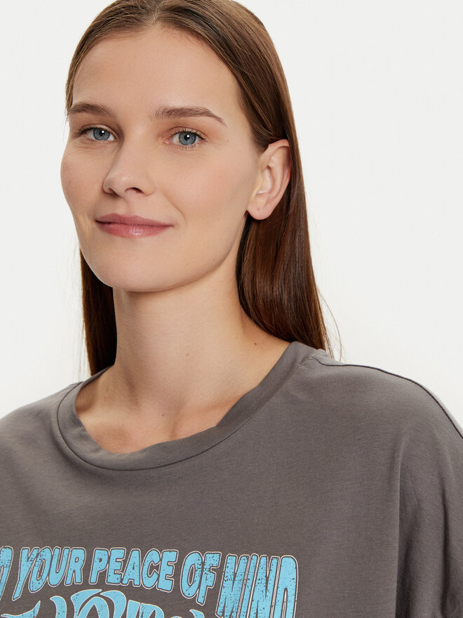 Noisy May Noisy May T-Shirt Ida 27033306 Grau Loose Fit