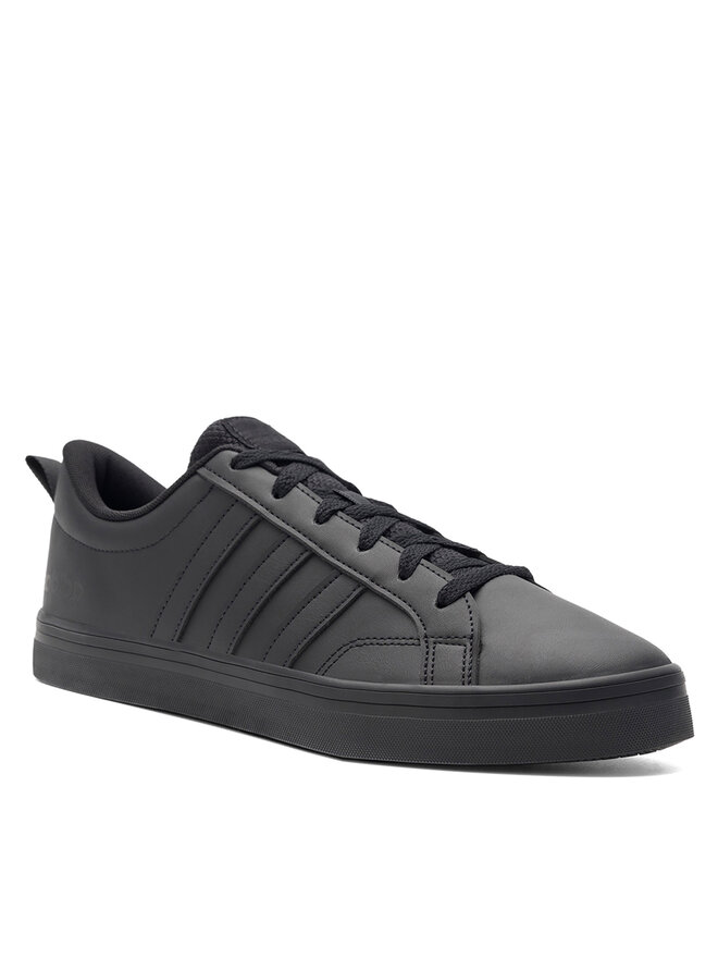 Black vs white sneakers discount