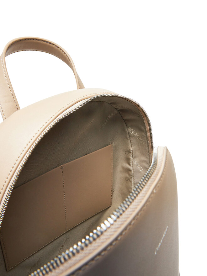Calvin Klein Batoh Calvin Klein Ck Mixmedia Backpack_Mono K60K613184 Béžová