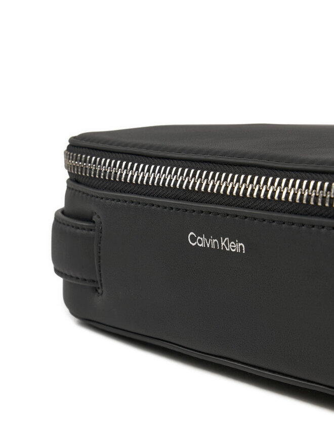 Calvin Klein Kosmetyczka Calvin Klein Ck Sleek Washbag W/Hanger K50K512803 Czarny