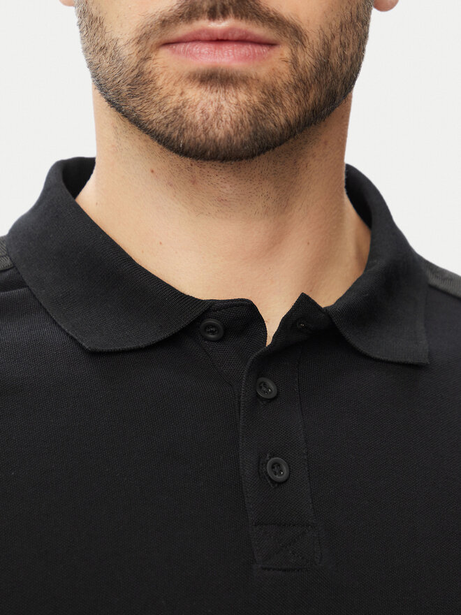Guess Guess T-Shirt 183090 Schwarz Classic Fit