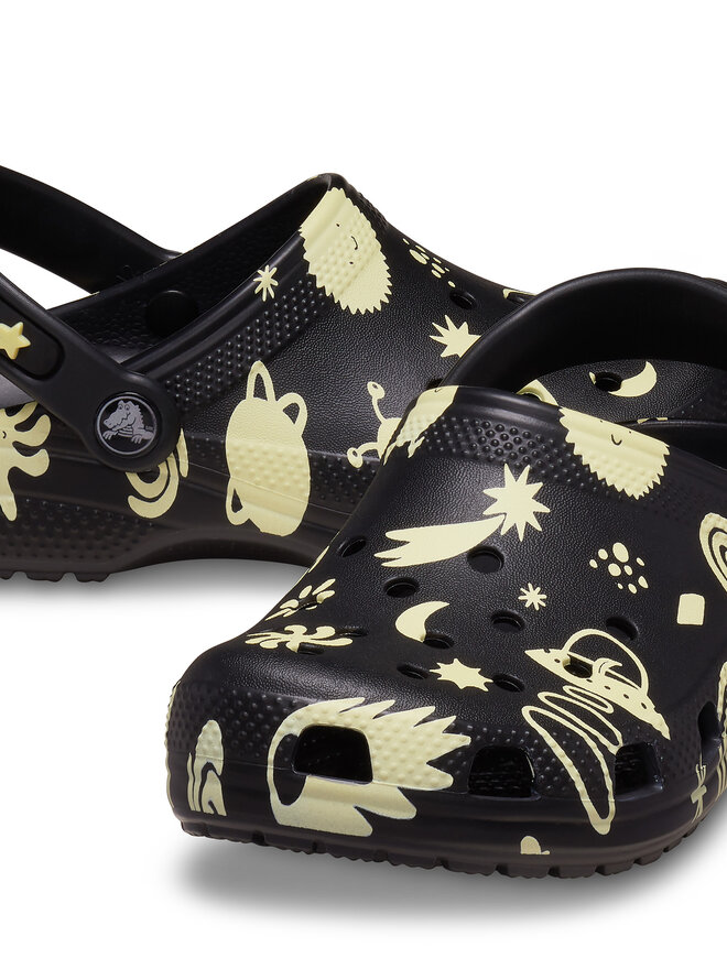 Crocs Klapki Crocs Classic Glow Space Clog K 210355 Czarny
