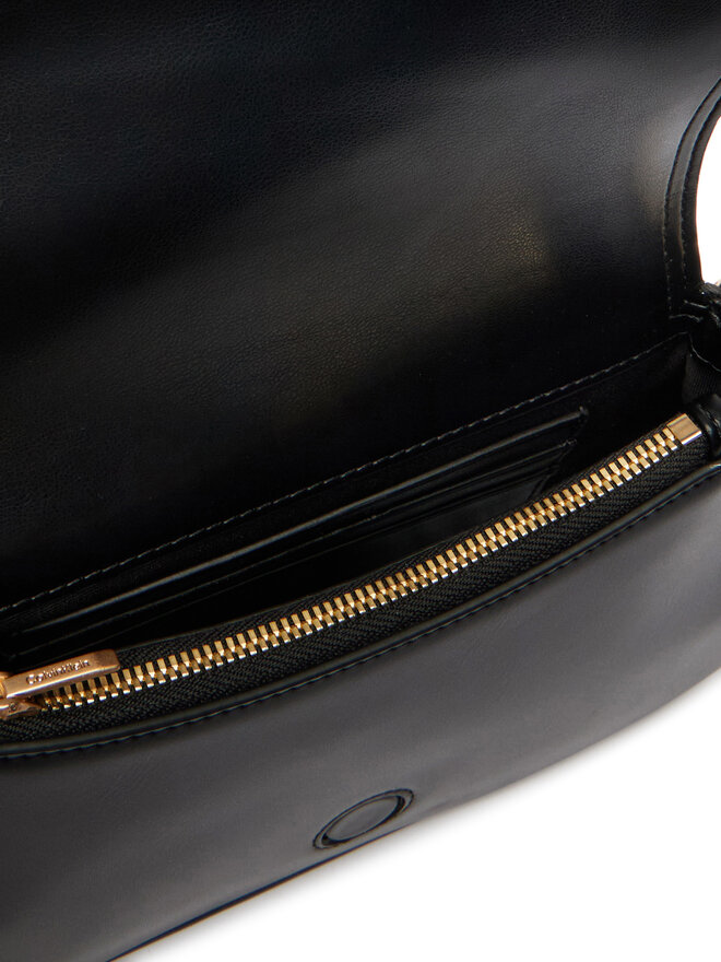 Calvin Klein Handtasche Calvin Klein Ck Curved Wallet On Chain LV04F1153G Schwarz