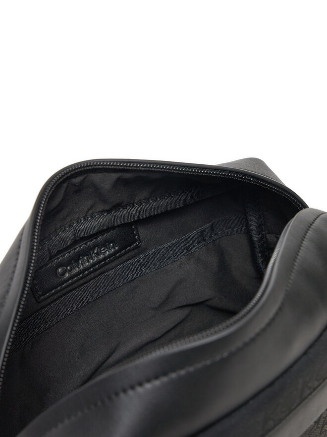 Calvin Klein Kosmetyczka Calvin Klein K50K512799 Czarny