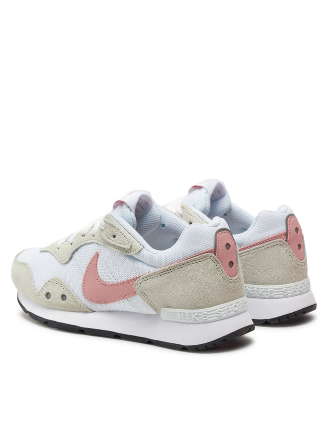 Nike Sneakersy Nike Venture Runner CK2948 104 Biały