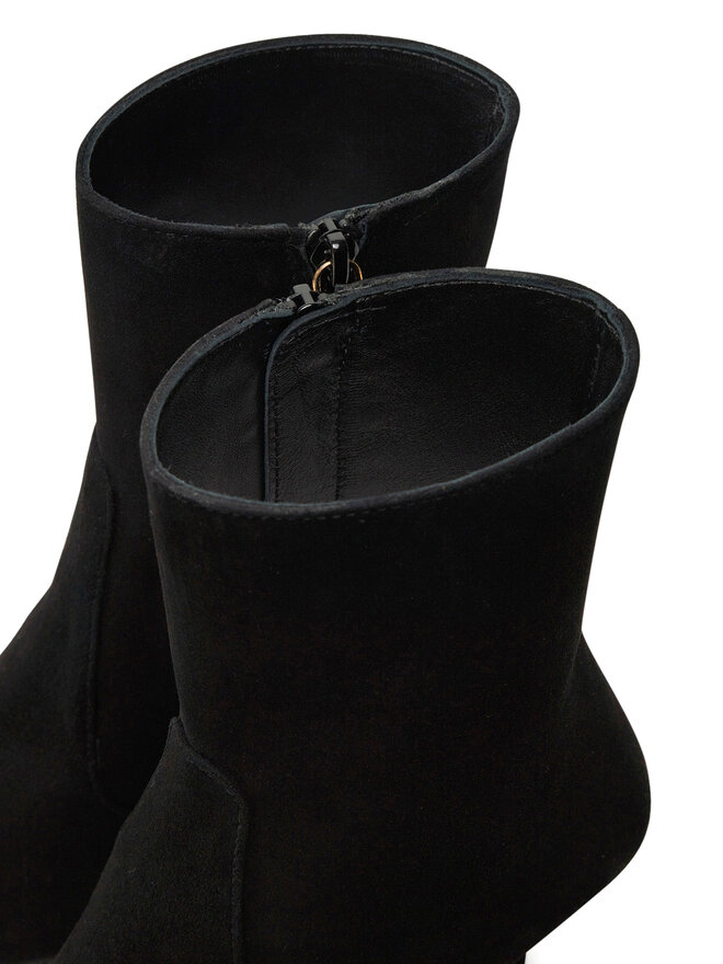 Stuart Weitzman Ботильйони Stuart Weitzman Vinnie Bootie SJ450 Чорний