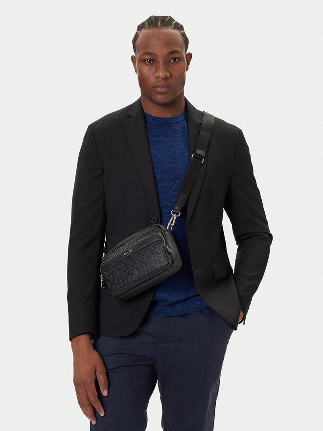 Calvin Klein Мъжка чантичка Calvin Klein Emblem Emboss Camera Bag LV04D3203G Черен