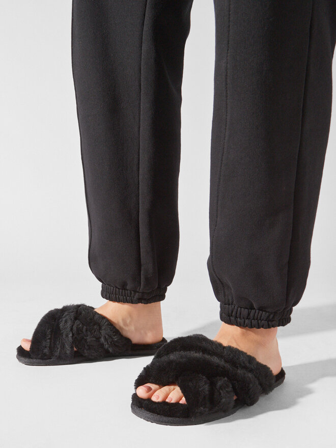 Ugg Παντόφλες Σπιτιού Ugg W Scuffita 1123572 Μαύρο