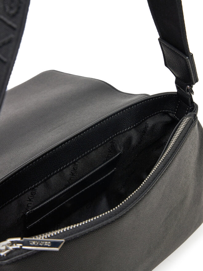 Calvin Klein Soma Calvin Klein Ck Must Top Handle Bag_Caviar K60K613085 Melns