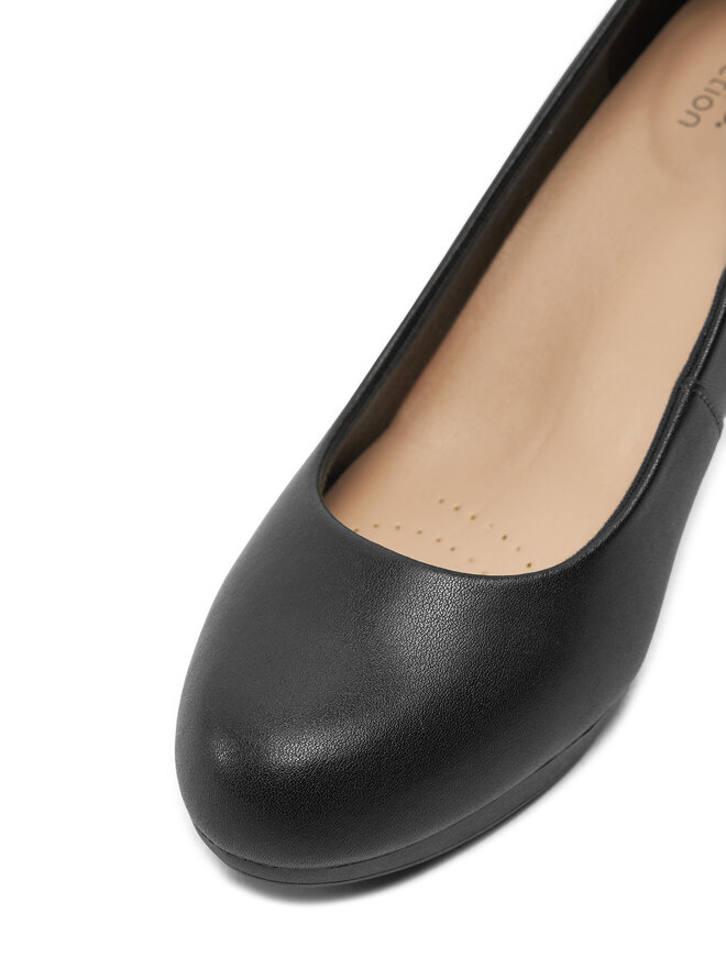 Clarks Туфлі Clarks Adriel Viola 261293594 Чорний