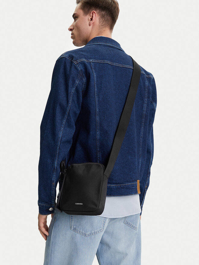 Calvin Klein Плоска сумка Calvin Klein Ck Ease Reporter S K50K512886 Чорний