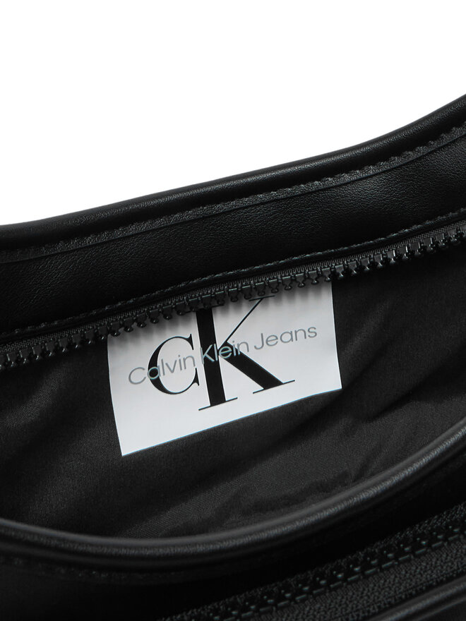 Calvin Klein Jeans Ročna torba Calvin Klein Jeans Ck Shoulder Bag IU0IU00696 Črna