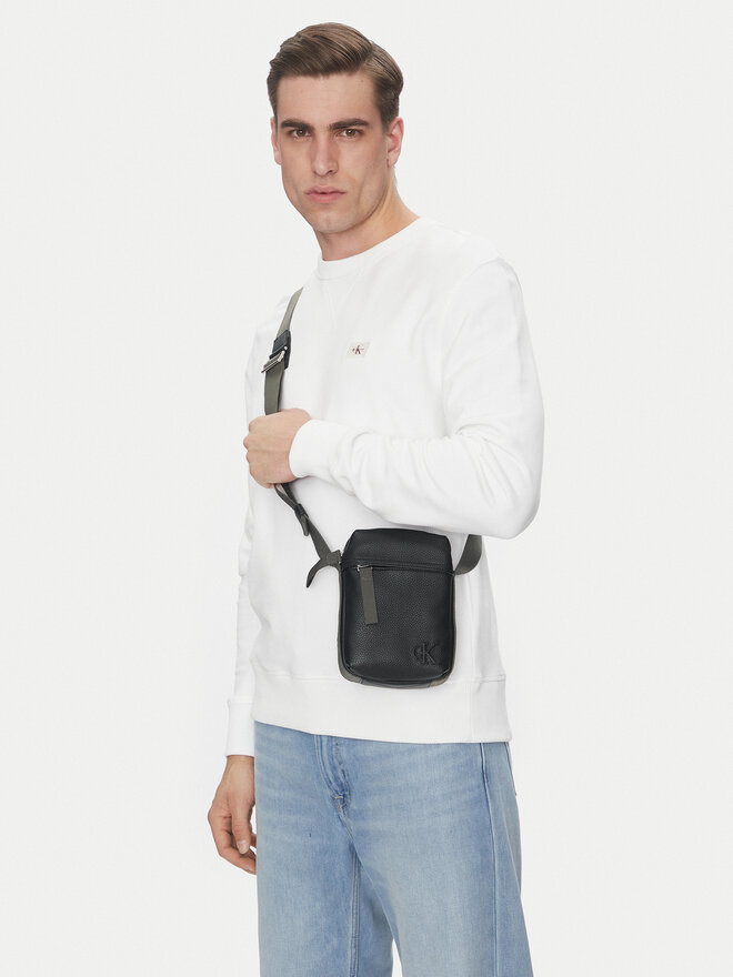 Calvin Klein Jeans Плоска сумка Calvin Klein Jeans Cargo Reporter Bag LV04G3080G Чорний
