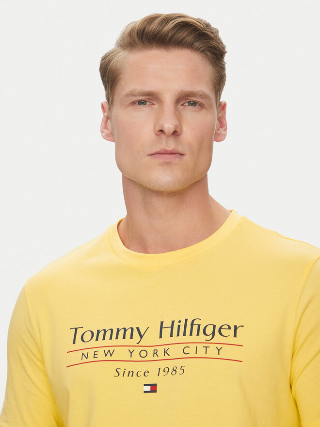 Tommy Hilfiger Tommy Hilfiger Camiseta Center Stack MW0MW38621 Amarillo Regular Fit