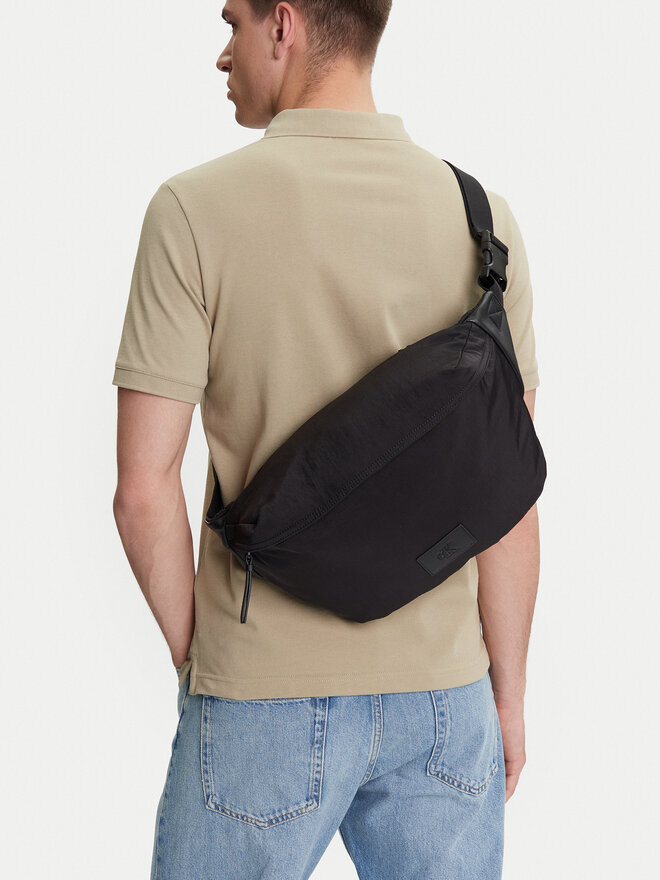 Calvin Klein Jeans torba za okoli pasu Calvin Klein Jeans Metro Nylon Oversized Waistbag LV04G3088G Črna