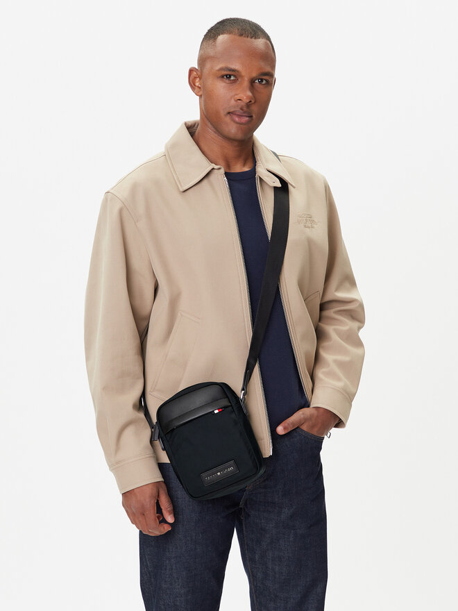 Tommy Hilfiger Плоска сумка Tommy Hilfiger Th Nylon Mini Reporter AM0AM13618 Чорний