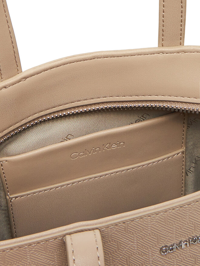 Calvin Klein Kabelka Calvin Klein Ck Must Small Tote_Mono K60K613023 Hnědá