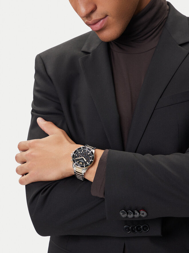 Годинник Emporio Armani World Explorer AR11680 Срібний | evzuttya