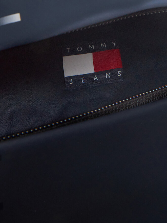 Tommy Jeans torba za okoli pasu Tommy Jeans Daily + Bumbag AM0AM13273 Mornarsko modra