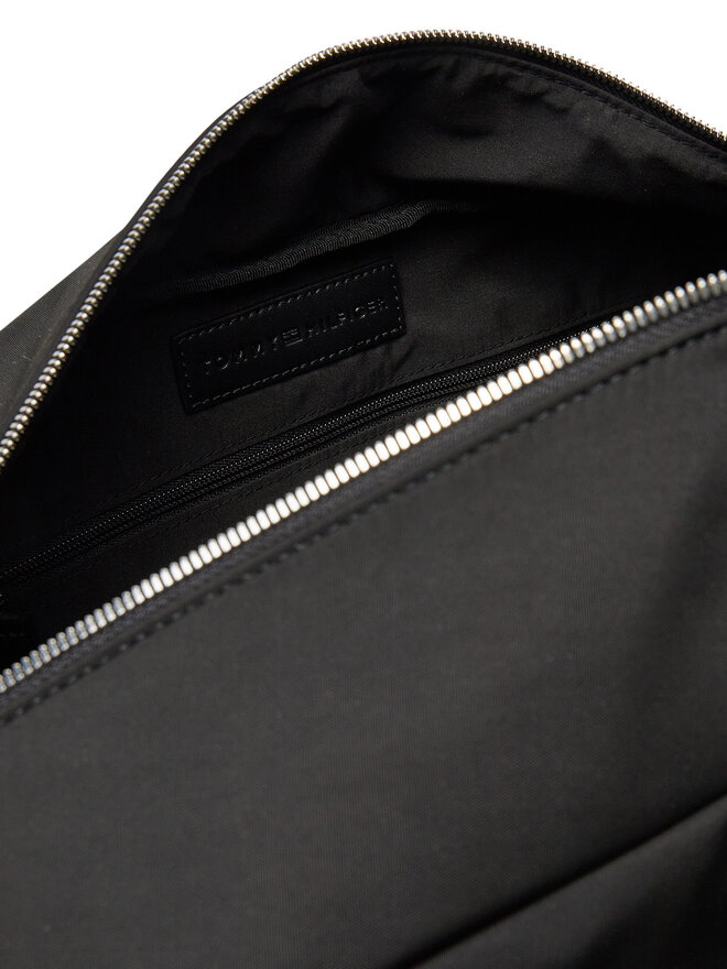 Tommy Hilfiger Torbica Tommy Hilfiger Th Business Nylon Duffle AM0AM13382 Črna