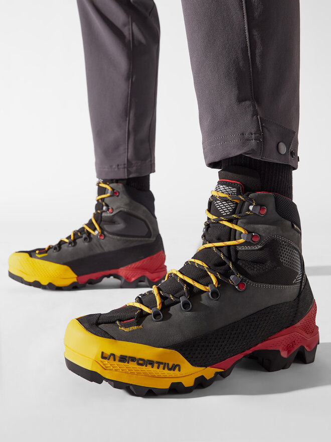 La Sportiva Trekkingi La Sportiva Aequilibrium Lt Gtx GORE-TEX 21Y999100 Czarny