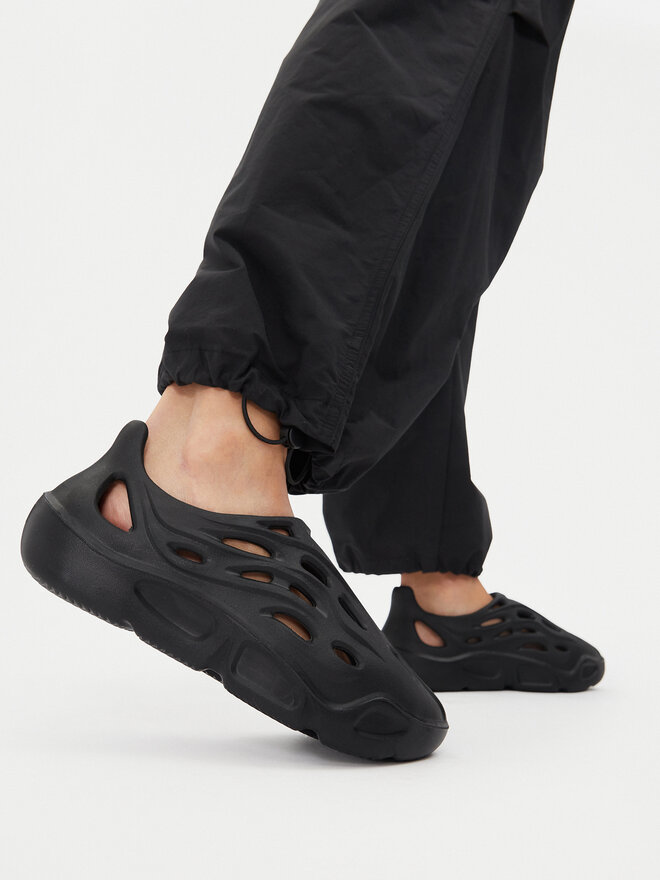 Steve Madden Zapatos hasta el tobillo Steve Madden Vine Slip-on SM11002858-02002-184 Negro