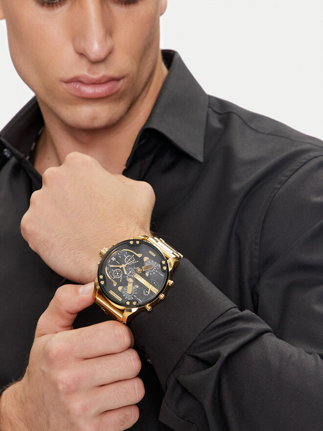 Diesel Часовник Diesel Mr Daddy 2.0 DZ7333 Златист