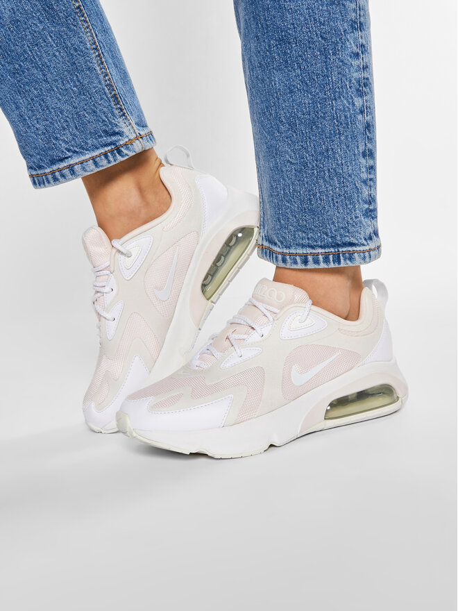 air max 200 with jeans