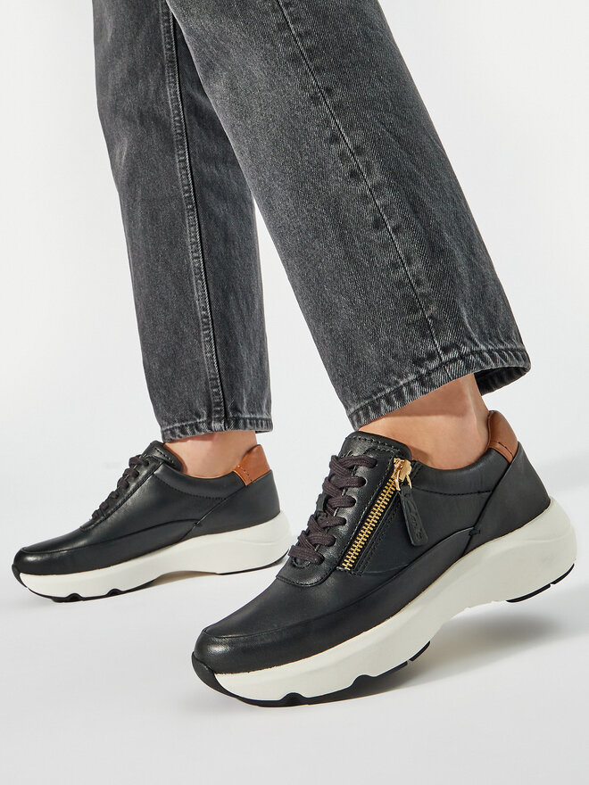 Clarks Sneakers Clarks Tivoli Zip 26176648 Negru