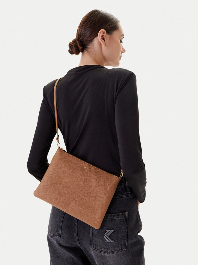 Coccinelle Torbica Coccinelle Crossbody E5 MMA 55 F4 01 Smeđa