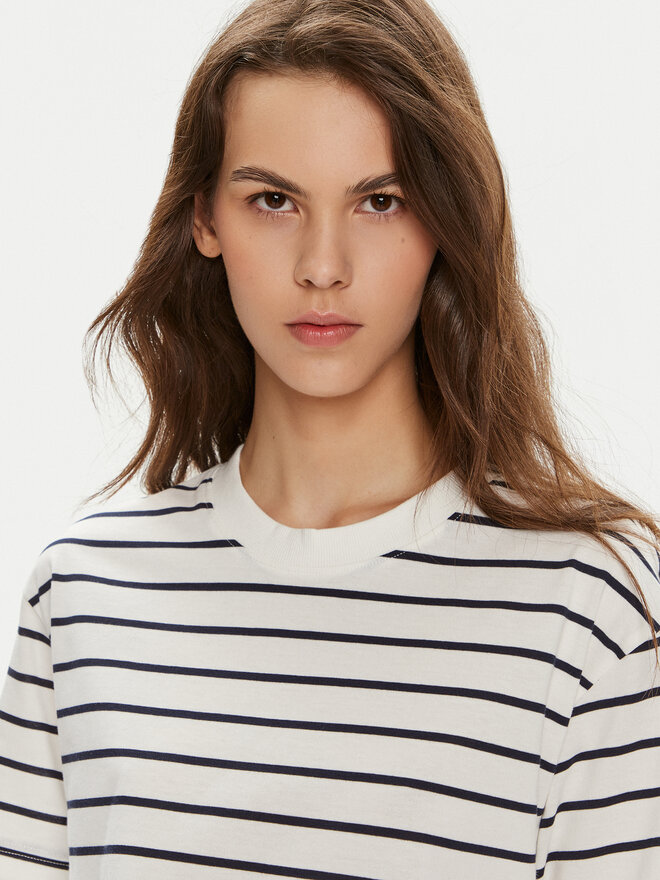 Gina Tricot Gina Tricot Camiseta 23352 Blanco Relaxed Fit
