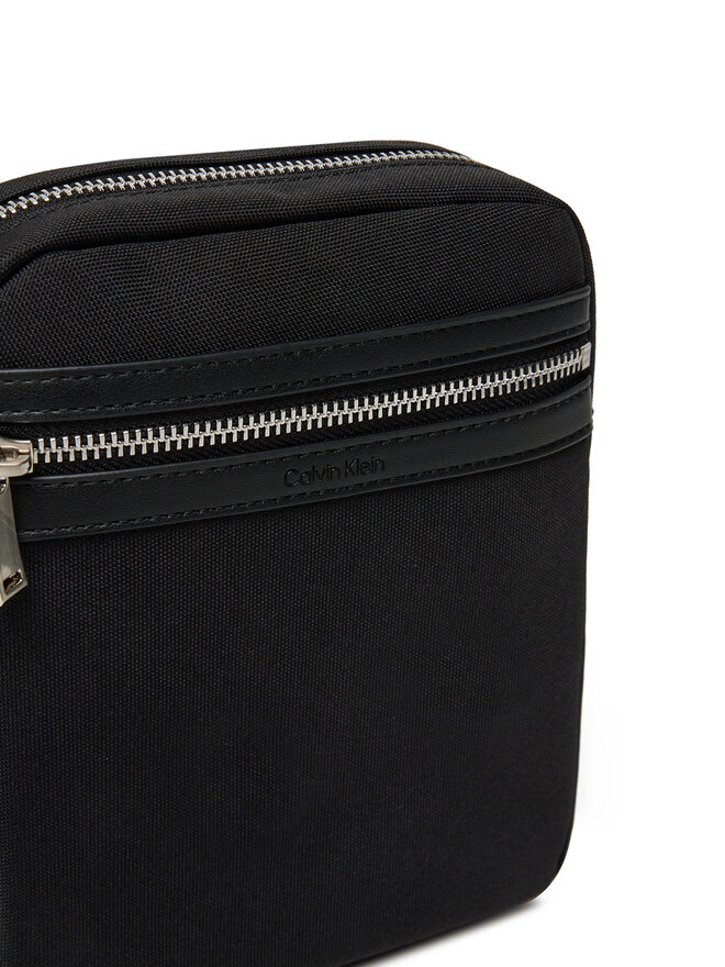 Calvin Klein Umhängetasche Calvin Klein Contrast Reporter LV04D3175G Schwarz