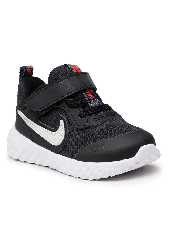 nike revolution 5se