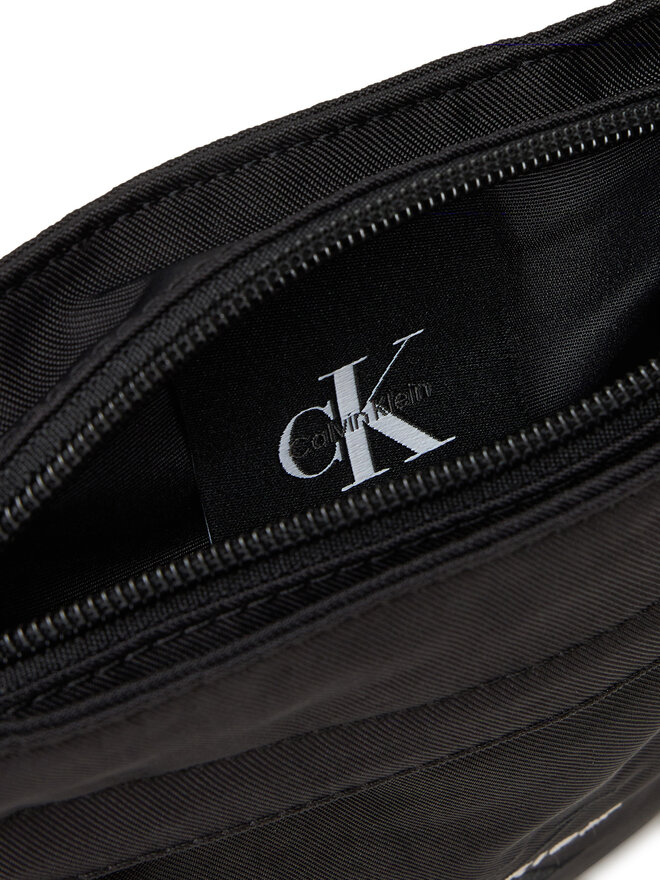 Calvin Klein Umhängetasche Calvin Klein Bold Flatpack LV04D3178G Schwarz