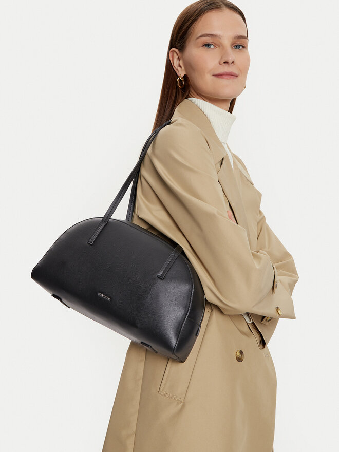 Calvin Klein Kabelka Calvin Klein Ck Glide Elongated Shoulder Bag K60K612819 Černá