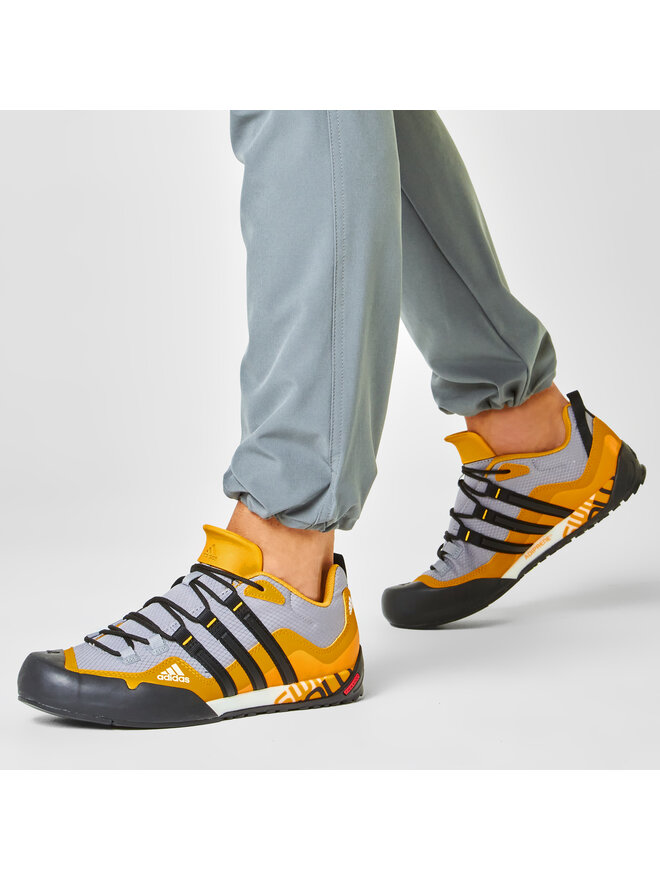 Turistiniai batai adidas Terrex Swift Solo FX9325 Pilka | eavalyne.lt