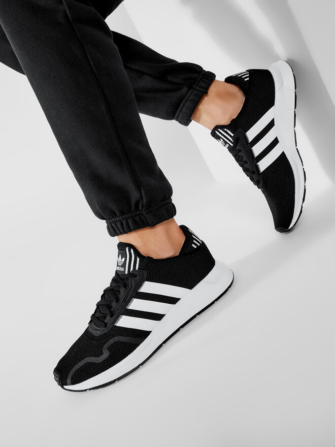 adidas Sneakers adidas Swift Run X FY2110 Schwarz