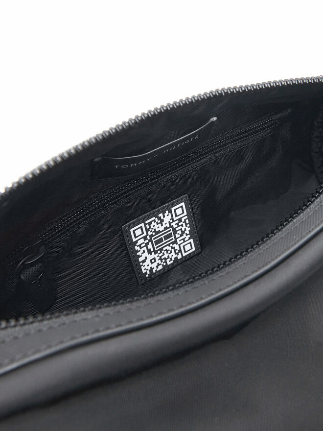 Tommy Hilfiger Smink táska Tommy Hilfiger Th Repreve Washbag AM0AM13365 Fekete