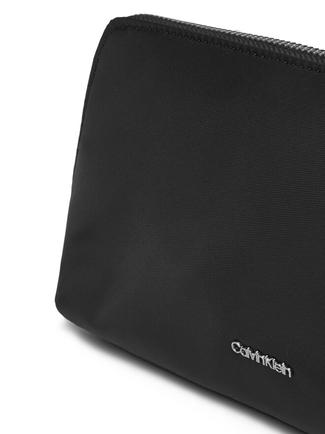 Calvin Klein torba za okoli pasu Calvin Klein Business Tech Waistbag K50K512903 Črna