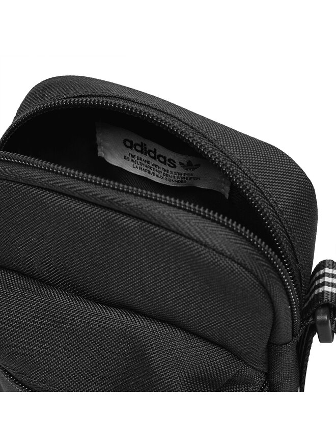 Плоска сумка adidas Ac Festival Bag IJ0765 Чорний | evzuttya.com.ua