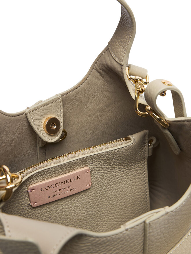 Coccinelle Handtasche Coccinelle SHA Coccinelle C-Easy E1 SHA 58 01 01 Hellbeige