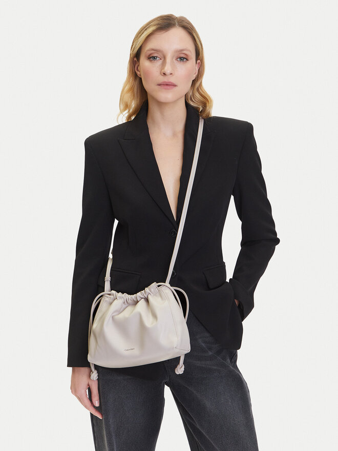 Calvin Klein Jeans Ročna torba Calvin Klein Jeans Drawstring Crossbody26 LV04K3060G Bela