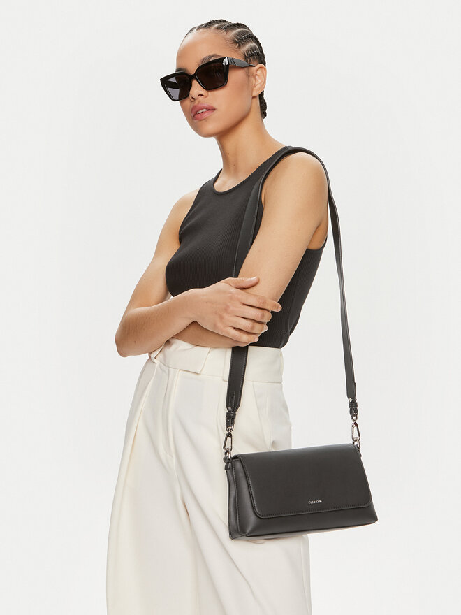 Calvin Klein Сумка Calvin Klein Ck Must Shoulder Bag K60K611928 Чорний
