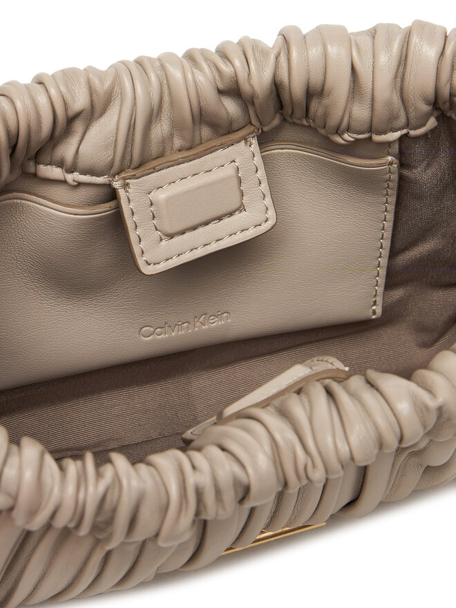Calvin Klein Дамска чанта Calvin Klein Plisse Mini Drawstring Bag LV04F3077G Екрю